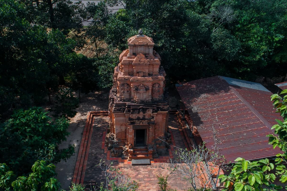 Tháp cổ Bình Thạnh